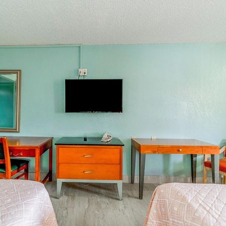 Lone Star Inn & Suites By Oyo Harlingen Tx Exterior photo