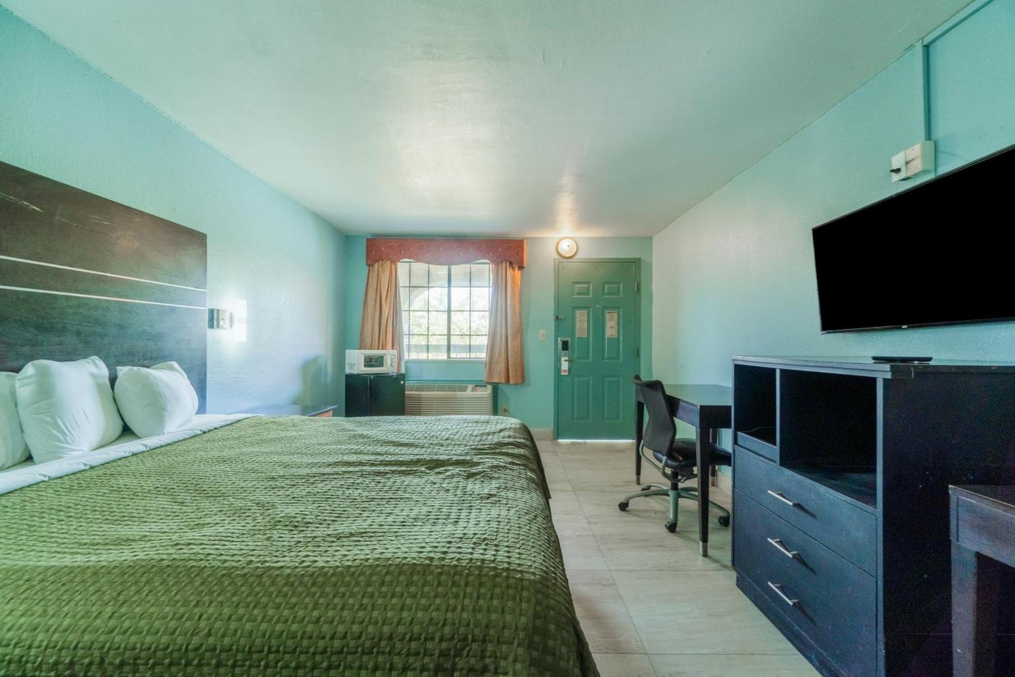 Lone Star Inn & Suites By Oyo Harlingen Tx Exterior photo