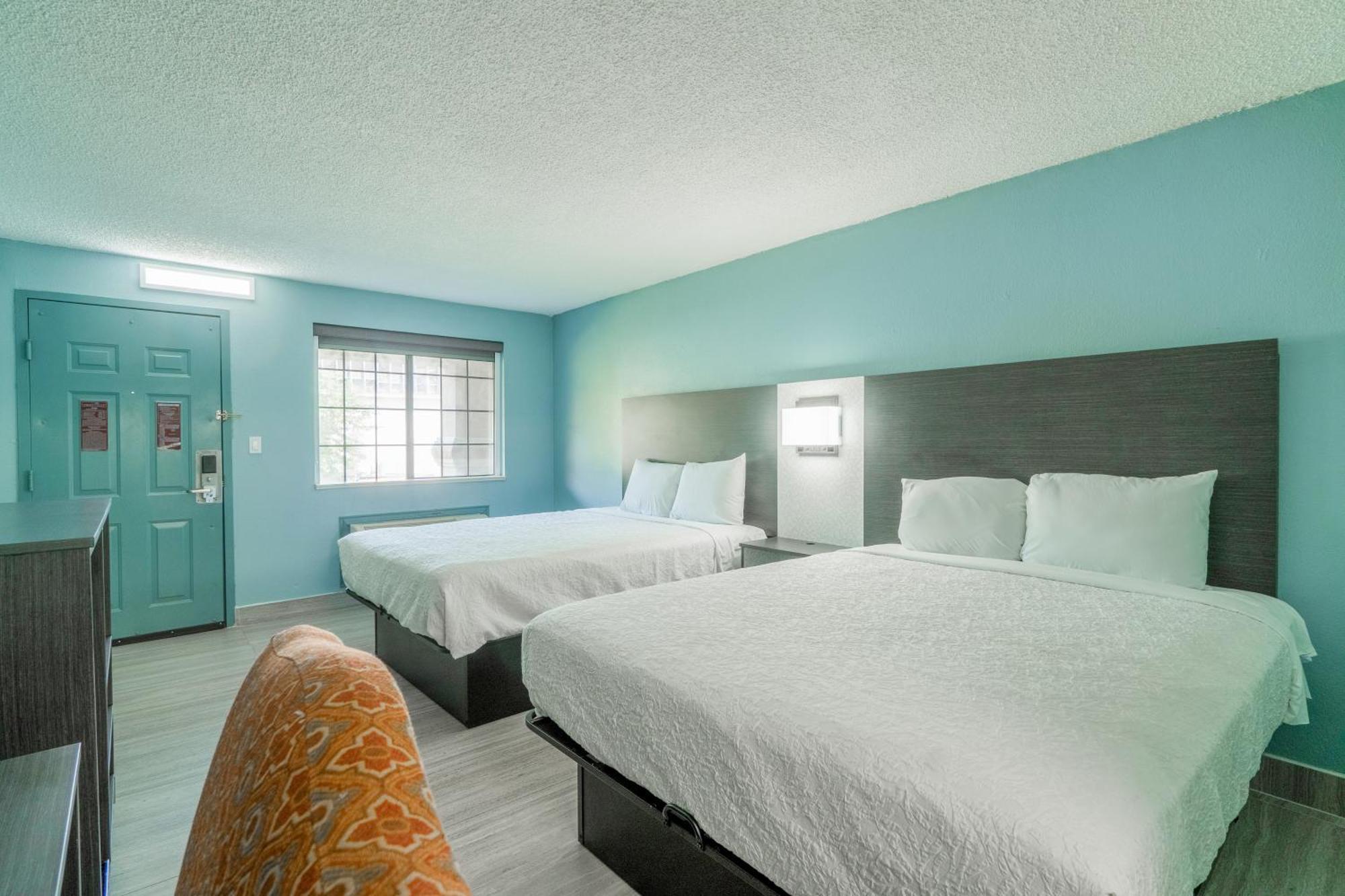 Lone Star Inn & Suites By Oyo Harlingen Tx Exterior photo