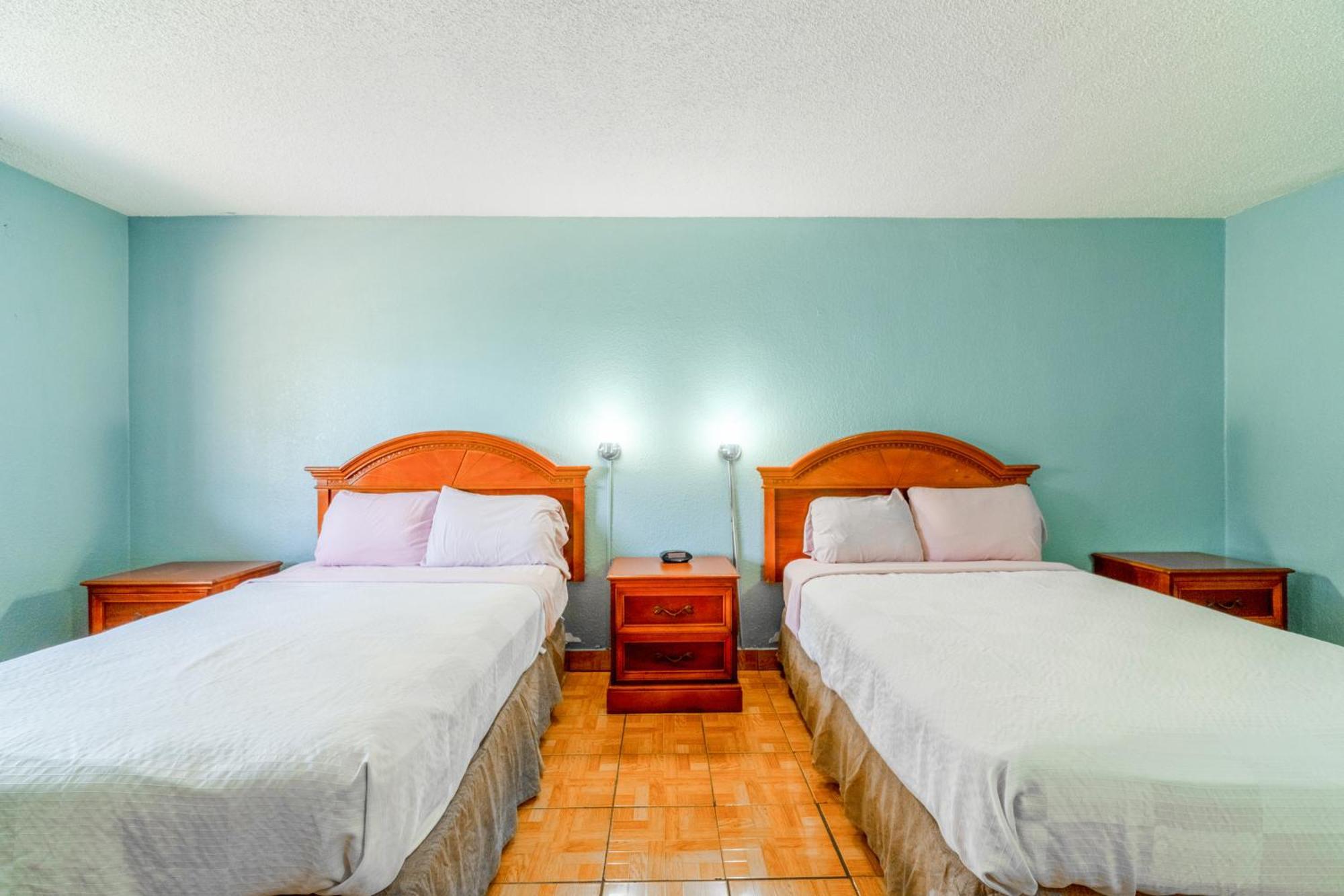 Lone Star Inn & Suites By Oyo Harlingen Tx Exterior photo
