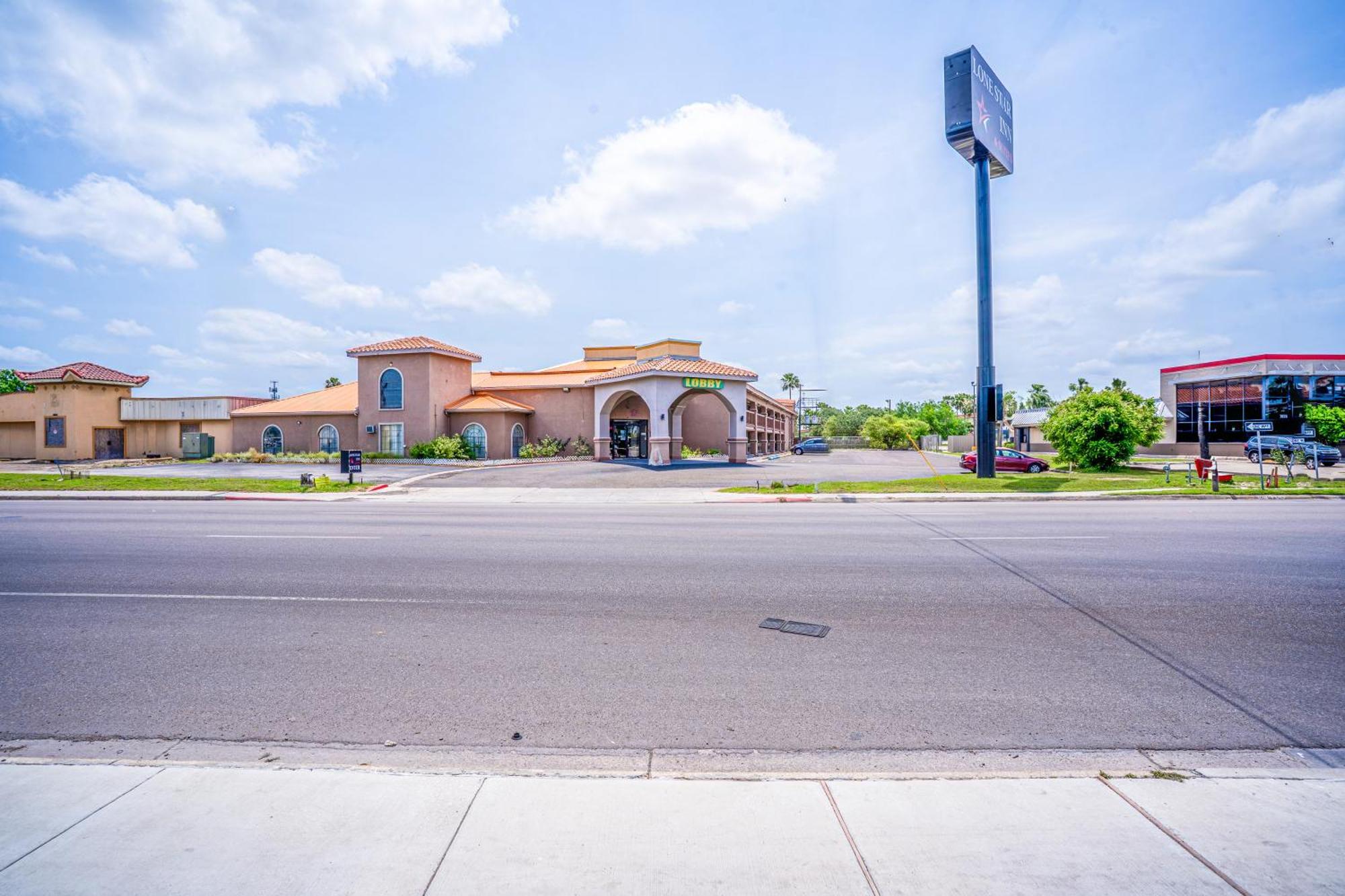 Lone Star Inn & Suites By Oyo Harlingen Tx Exterior photo